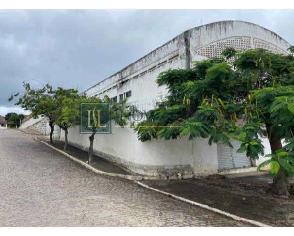 Foto de Pesqueira/PE - Imovel com 2.407,95m², três pavimentos